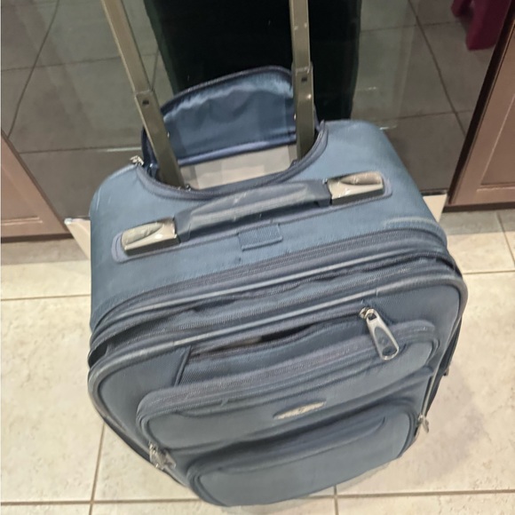 Samsonite Trolley Luggage - Picture 9 of 12